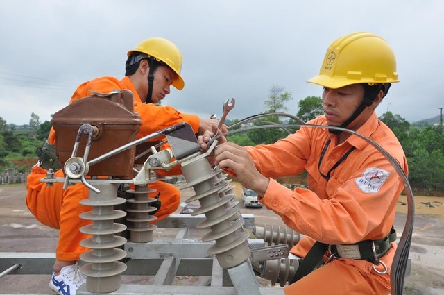 Nỗ lực làm việc liên tục để Hà Nội không bị mất điện trong những ngày nắng nóng