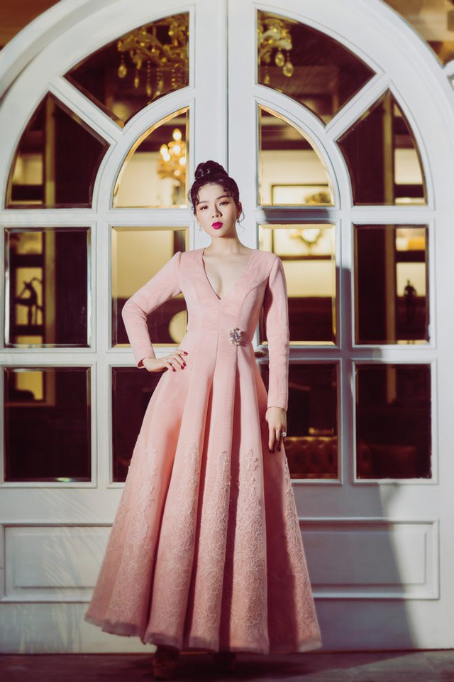 Nữ ca sĩ tranh thủ thời gian thực hiện bộ h&igrave;nh trước khi bắt đầu v&agrave;o guồng quay của c&ocirc;ng việc dịp s&aacute;t Tết.