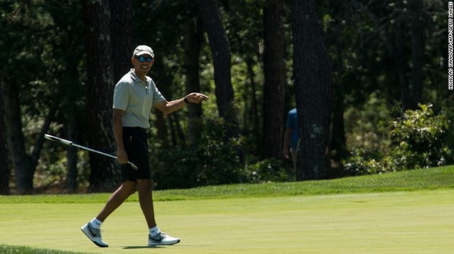 
Ông Obama chơi golf tại câu lạc bộ Farm Neck ở Massachusetts tháng 8/2016. Ảnh: AFP/Getty.
