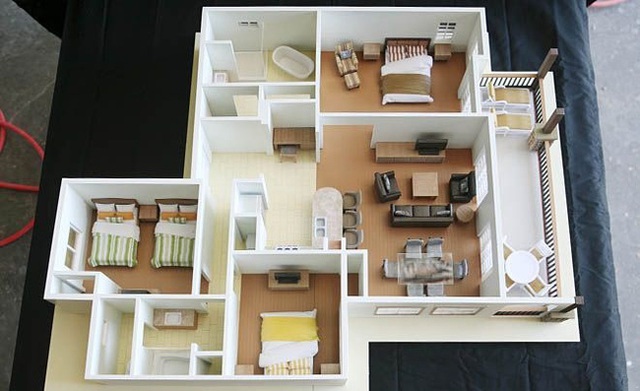 Kiểu căn hộ không vuông vức như thế này hóa ra lại rất tiện để sắp xếp 3 phòng ngủ. Đơn giản bởi như thế các phòng sẽ có không mặt thoáng để đảm bảo sự thoáng đãng cần có trong mỗi phòng.