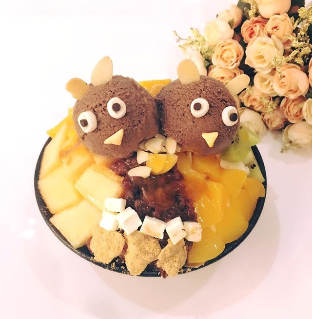 Bingsu chuột: Món dessert với hai chú chuột bằng kem xinh xắn là lựa chọn lãng mạn cho cặp đôi trong các cuộc hẹn hò.