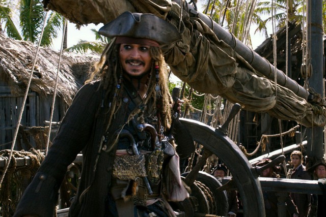 Pirates of the Caribbean: Salazar’s Revenge - 26/5: Phần năm của loạt bom tấn Cướp biển Caribbean tiếp tục giúp khán giả gặp lại “chàng cướp biển say khướt” Jack Sparrow (Johnny Depp) cùng những gương mặt quen thuộc như Will Turner (Orlando Bloom), thuyền trưởng Barbossa (Geoffrey Rush)… Lần này, bóng ma của thuyền trưởng khát máu Salazar (Javier Bardem) trở lại để đòi món nợ máu năm xưa với Jack Sparrow. Ảnh: Disney.