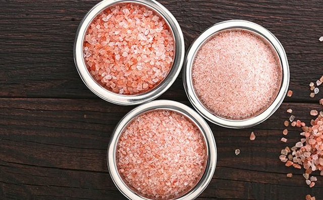 Muối hồng cổ đại có giá cao gấp 30 lần muối Việt