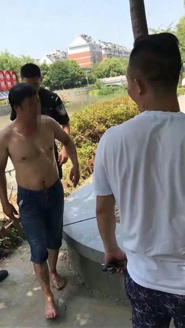 Đến cuối cùng thì người đàn ông này vẫn không chết và cũng chẳng gặp phải bất kỳ thương tích nào.