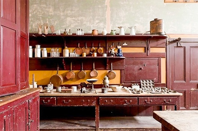 
Căn phòng chứa đầy đồ cổ từ thời Victoria đã được phát hiện mới đây bởi một cặp vợ chồng Mỹ.
