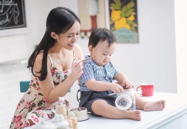 
Thanh Trúc và con trai - bé Sumo.
