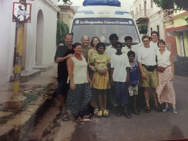 Những kh&aacute;ch h&agrave;ng của Aradhya trong buổi đầu đến với nghề t&agrave;i xế.