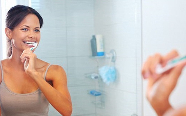 
Vệ sinh răng miệng thật sạch sẽ sẽ giảm nguy cơ mắc bệnh viêm tuyến nước bọt.
