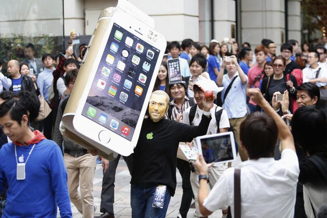 iPhone luôn là siêu phẩm được nhiều tín đồ công nghệ mong đợi. Ảnh minh họa: Reuters