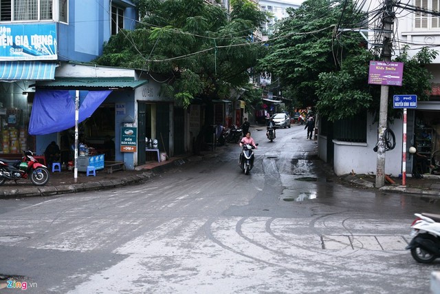 Con đường dự kiến đặt tên nhà tư sản Trịnh Văn Bô giao cắt với đường Nguyễn Đình Hoàn.