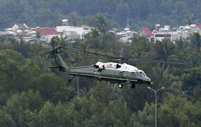 Trực thăng Marine One của Tổng thống Trump bay thử ở Đ&agrave; Nẵng. Ảnh: Tiến Tuấn - Hải An.