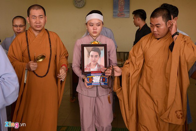 Gia đình cho hay bố Thiên Lộc đang đi biển, chưa biết tin con trai qua đời ở tuổi 24.