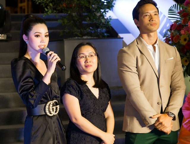 Jolie Nguyễn được xếp vào nhóm con nhà giàu Việt Nam. Cô cho biết sẽ cố gắng để khẳng định khả năng của bản thân ở lĩnh vực nghệ thuật.