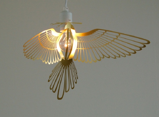 Những mẫu đ&egrave;n gỗ tinh tế, tr&ocirc;ng tựa như những t&aacute;c phẩm nghệ thuật.