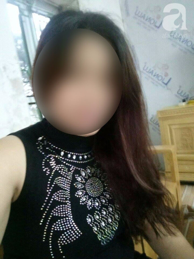 
Người mẹ trẻ &eacute;o le giờ đ&acirc;y chưa d&aacute;m về qu&ecirc;
