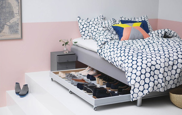 5. Gầm giường cũng là một vị trí lý tưởng để bạn tận dụng dùng làm nơi lưu trữ giày dép cá nhân.