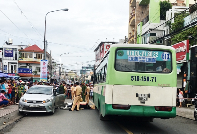 Hiện trường vụ tai nạn khiến chị Ng. tử vong. Ảnh: Xuyến Chi