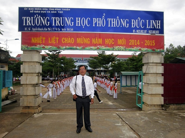 Cổng Trường PTTH Đức Linh trước khi xảy ra tai nạn