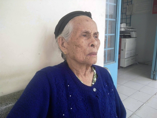 Cụ Thao đã 84 tuổi, có trí nhớ rất kém, thường hay bỏ nhà ra đi.