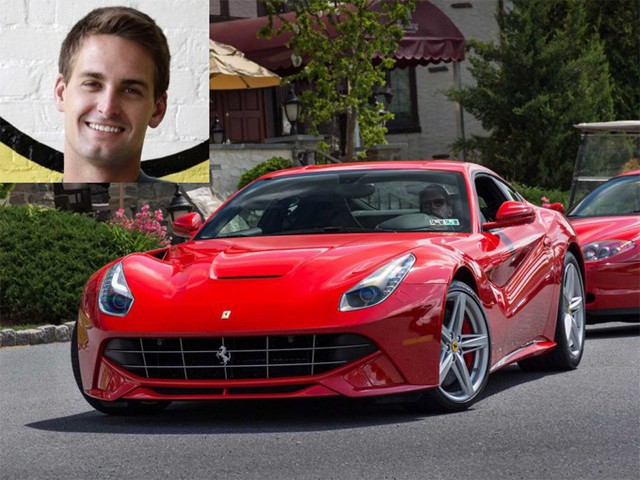 Evan Spiegel có niềm đam mê lớn với xe hơi. Từ năm 16 tuổi, anh đã viết thư năn nỉ bố mẹ thuê cho mình chiếc BMW 550i có giá bản lẻ 75.000 USD. Sau khi thành công với ứng dụng Snapchat, năm 2015 Evan tự thưởng cho mình chiếc Ferrari đỏ.
