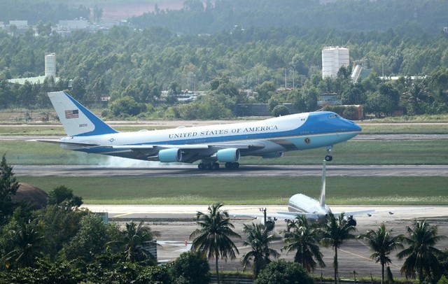 Mỗi giờ di chuyển của Air Force One tốn khoảng 200.000 USD.