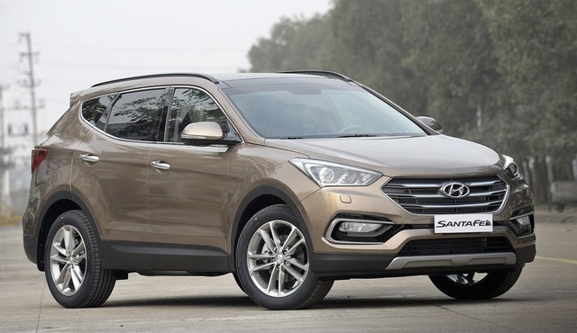 Hyundai SantaFe 2017 giảm giá sốc.