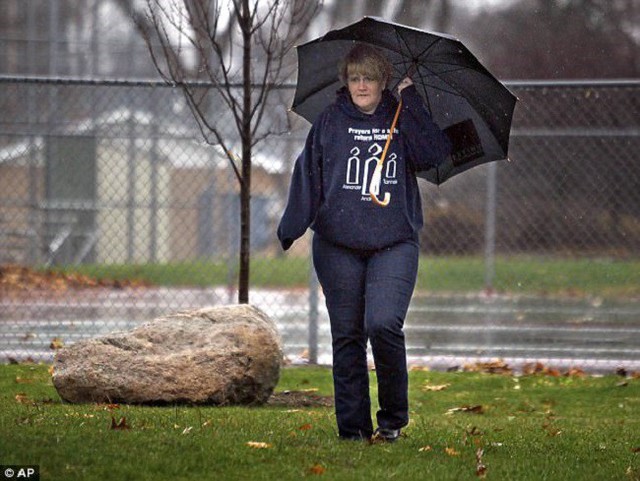 C&ocirc; Tanya Zuvers, mẹ của 3 đứa trẻ mất t&iacute;ch.