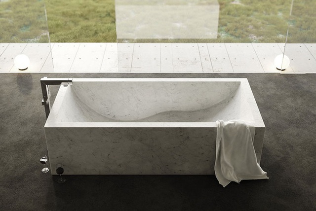 Một chiếc bồn tắm được chạm tay với những đường uốn cong mang đến người dùng những giây phút thư giãn tuyệt vời nhất.