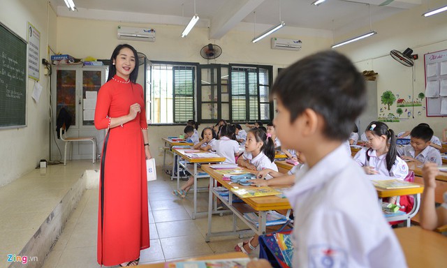 Là cô giáo trẻ, đôi lúc phụ huynh có cảm giác chưa đủ tin tưởng khi tiếp xúc, nhưng Thảo cho biết bằng lòng yêu nghề, cô đã chứng minh được năng lực của mình qua thành tích học tập của các con. Thảo bày tỏ phụ huynh hiện nay rất hiện đại, họ thường trao đổi với giáo viên qua Facebook, Zalo để sát sao hơn với tình hình học tập, rèn luyện kỹ năng của con mình.