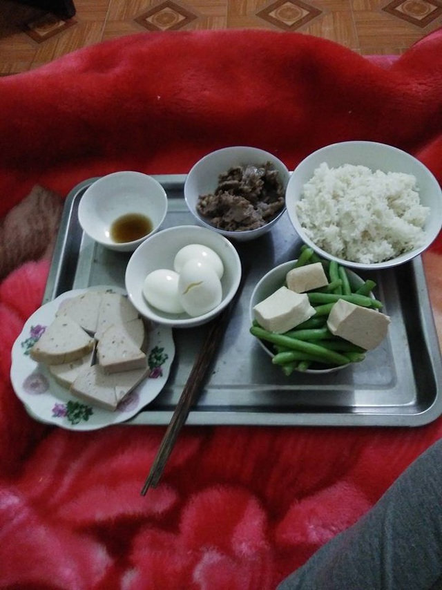 N&agrave;ng d&acirc;u trẻ sinh xong ở cữ, được mẹ chồng nấu nướng dọn dẹp chu đ&aacute;o, khiến c&ocirc; v&ocirc; c&ugrave;ng cảm động, biết ơn.