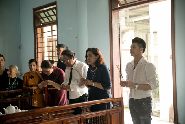 
Sau chuyến đi, Noo Phước Thịnh t&acirc;m sự h&agrave;nh tr&igrave;nh về lại Huế thương của anh c&oacute; nhiều cảm x&uacute;c. Những h&igrave;nh ảnh trong chuyến đi n&agrave;y sẽ xuất hiện trong tập phim Việt Nam tươi đẹp được ph&aacute;t s&oacute;ng l&uacute;c 17h ng&agrave;y 16/7.
