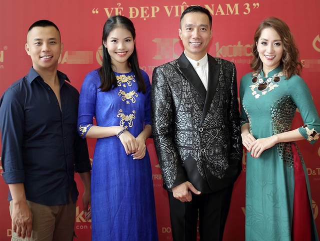 
Khánh Thi vui vẻ hội ngộ với vợ chồng Chí Anh và nhà thiết kế Đỗ Trịnh Hoài Nam.
