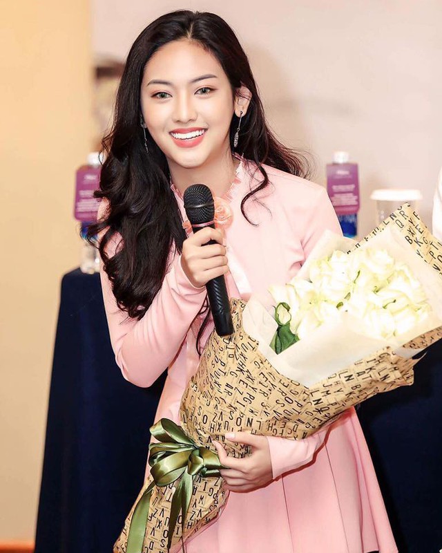 Mới đây, cô tham gia đóng MV cho ca sĩ Soobin Hoàng Sơn.