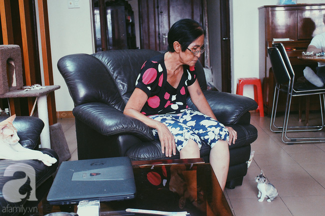 Một ph&uacute;t gi&acirc;y ngơi tay của c&ocirc; Li&ecirc;n đi mu&ocirc;n nơi