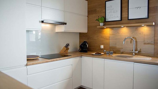 Cũng chính bởi sự đơn giản của kiểu tranh chữ slogan giúp nó phù hợp với nhiều không gian sử dụng khác nhau như phòng khách, phòng ngủ, phòng làm việc, nhà bếp.