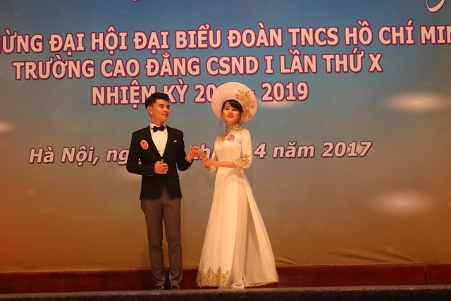 Phương Thảo tiết lộ cô đã có bạn trai. Với Thảo, người trong mộng của 9X biết quan tâm, yêu thương gia đình, là mẫu người lý tưởng, có chí tiến thủ.