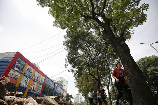 
Dọc hai bên đường Phạm Văn Đồng đã cơ bản được giải tỏa- Ảnh: NAM TRẦN
