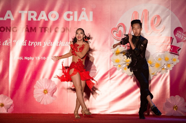 
Cặp đôi “Bước nhảy Hoàn vũ nhí “2015 : Thùy Dương – Nam Anh

