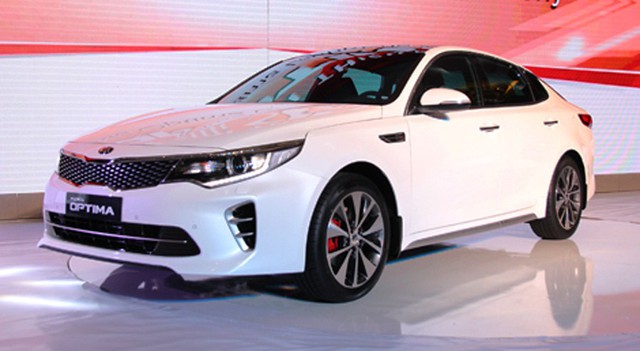 Giá mẫu xe sedan hạng D Kia Optima 2.0 AT sản xuất năm 2016 chỉ còn 719 triệu đồng.