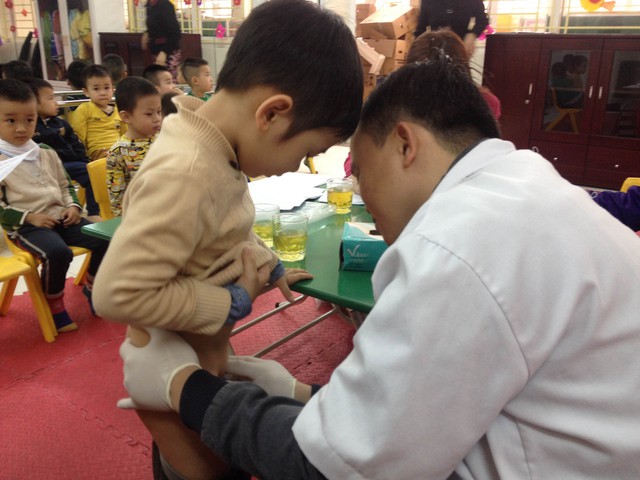 
Khám, kiểm tra bộ phận sinh dục cho bé trai 3 tuổi ở Hà Nội
