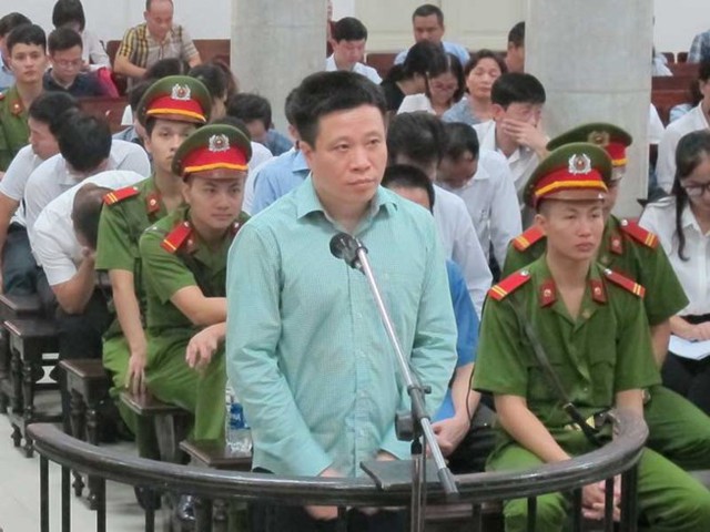 
Hà Văn Thắm tại tòa
