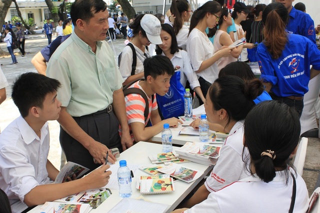 
Các sinh viên hiện nay đang chịu nhiều áp lực cả trong học tập lẫn sau khi tốt nghiệp. Ảnh minh họa: Q.Anh
