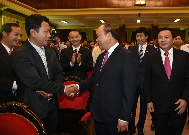 
Thủ tướng Nguyễn Xuân Phúc dự lễ khai giảng năm học 2017 – 2018 của Học viện Chính trị Quốc gia Hồ Chí Minh sáng 5/9.
