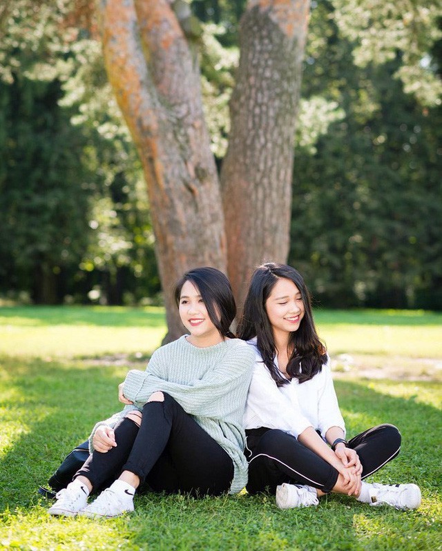 Không chỉ xinh đẹp, cặp chị em song sinh Nghệ An còn khiến nhiều người ngưỡng mộ bằng tài năng kinh doanh của mình.
