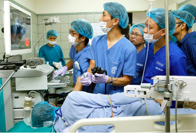 
Nội soi dạ dày tại Bệnh viện Bạch Mai (ảnh bệnh viện cung cấp).
