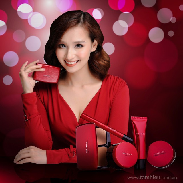 Graceage – Bộ trang điểm khiến phụ nữ mê hoặc