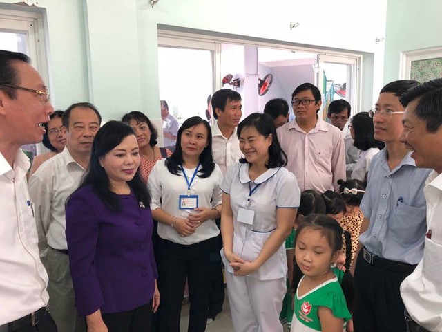 
Bộ trưởng Bộ Y tế thị sát, chỉ đạo công tác chống dịch
