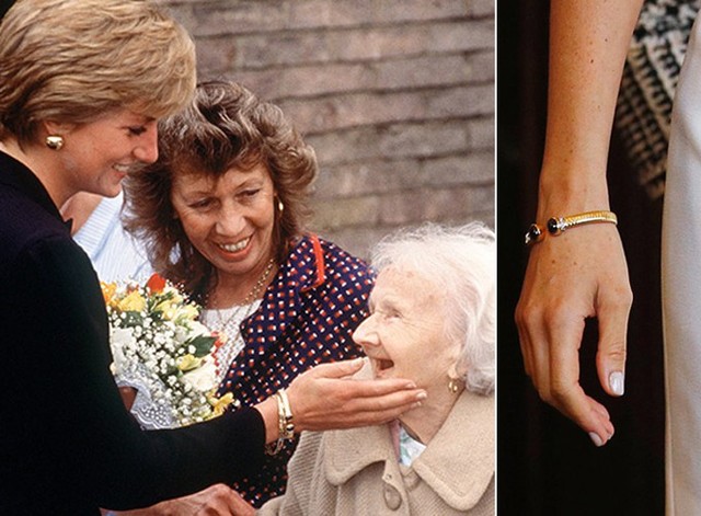 Chiếc vòng tay của bà Diana được Meghan sử dụng làm trang sức khi đến Sydney, Australia, hôm 16/10. Ảnh: Hello.