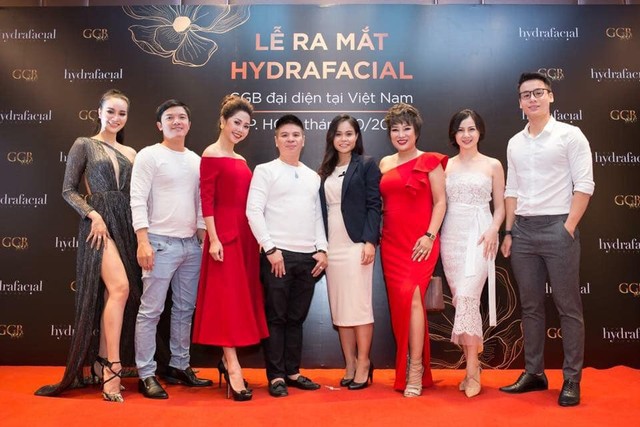 Á hậu sắc đẹp toàn cầu Dương Yến Phi và các người đẹp show biz đều yêu thích HydraFacial