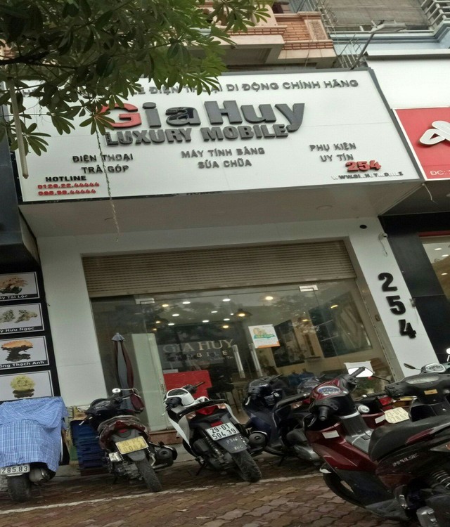 Cơ sở Gia Huy Luxury mobile (ở số 254 Xã Đàn, Hà Nội). Ảnh: Đăng Hạ